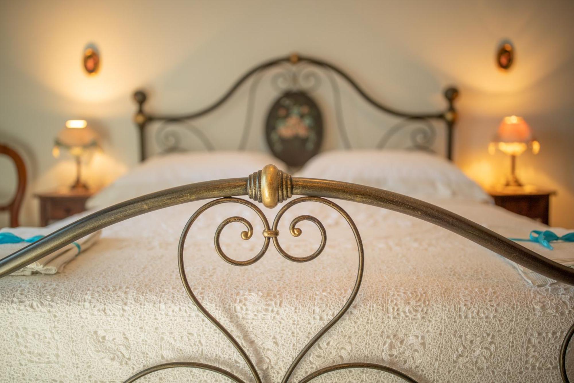 Agriturismo Isola Dei Calanchi - Guest House 阿特里 外观 照片